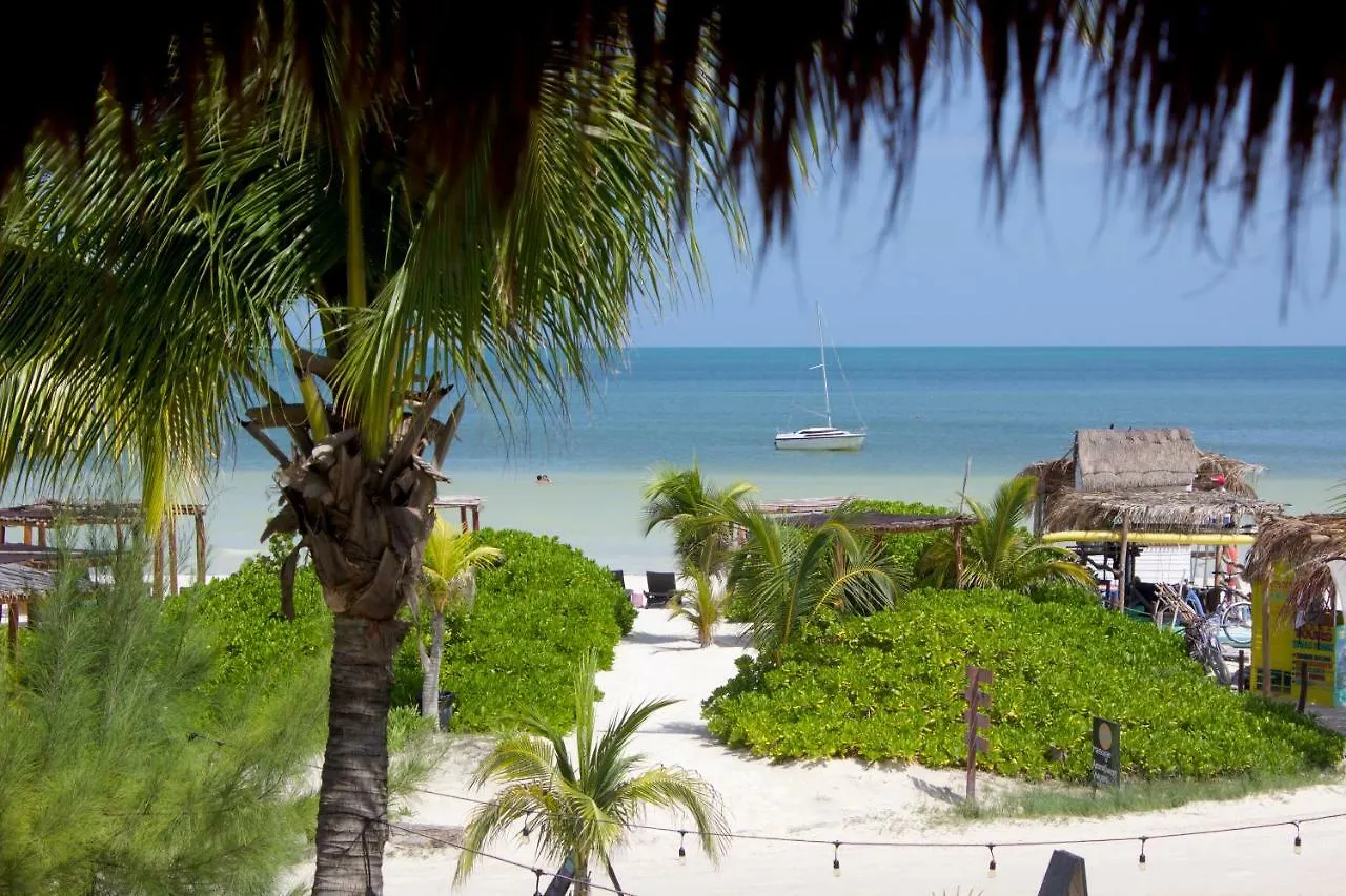 Casa Iguana Holbox - Beachfront Hotel