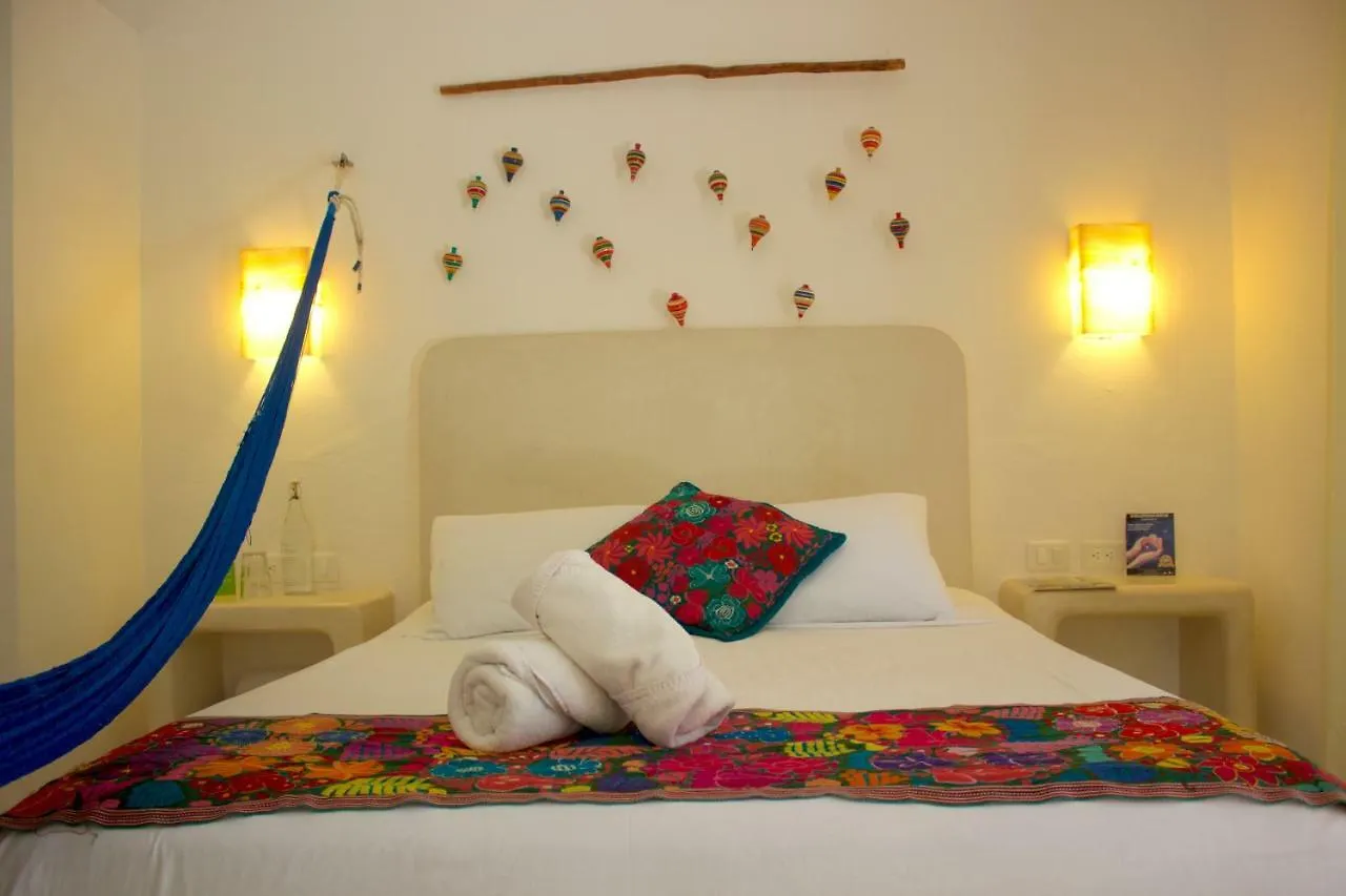 Casa Iguana Holbox - Beachfront Hotel